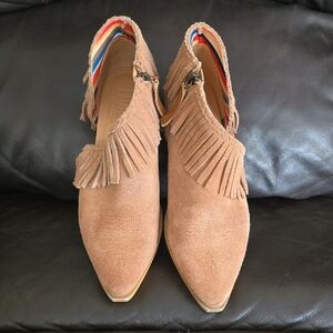 Dingo 8.5 WMNS Tan Suede Fringe Ankle Booties